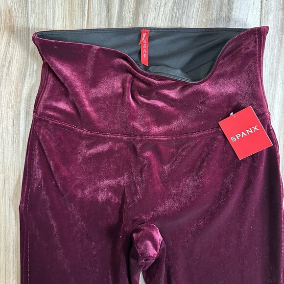 NWT Spanx Velvet Leggings M Burgundy Red Velour Pull On Pants 2070 Christmas - Picture 3 of 5